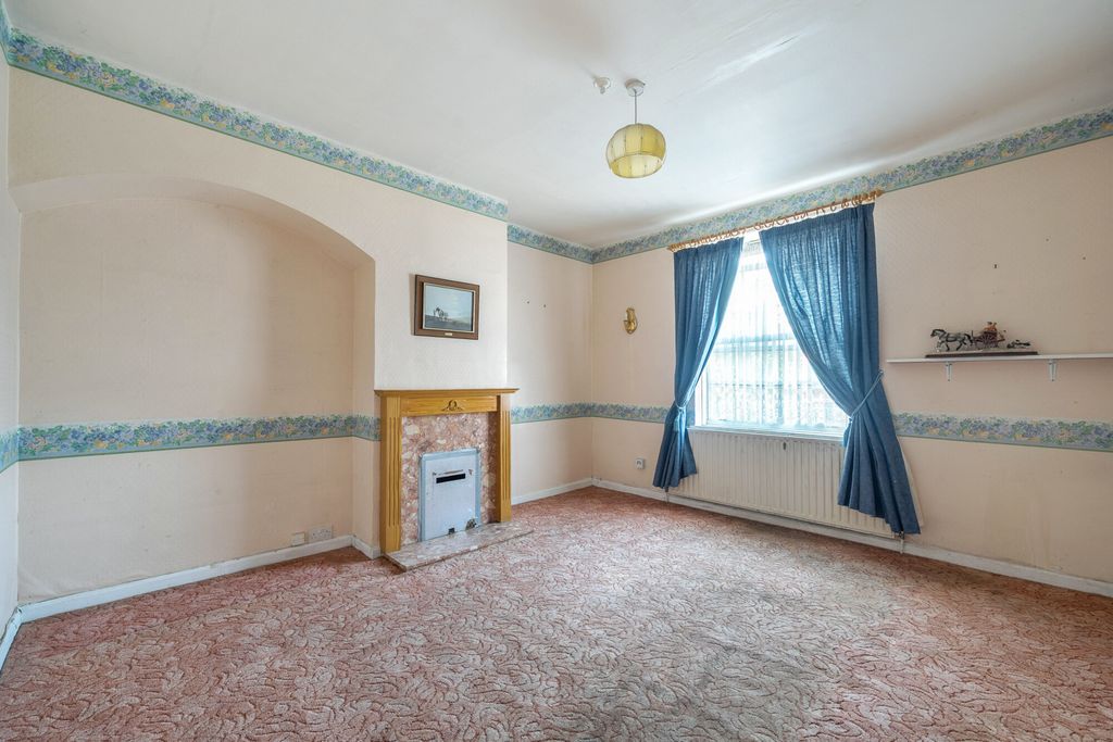 Property photo 2 of 10 1488657-8-6A4F759...