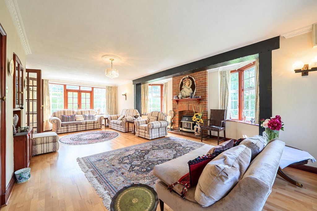 Property photo 2 of 24 1453749-21-69Fcba...