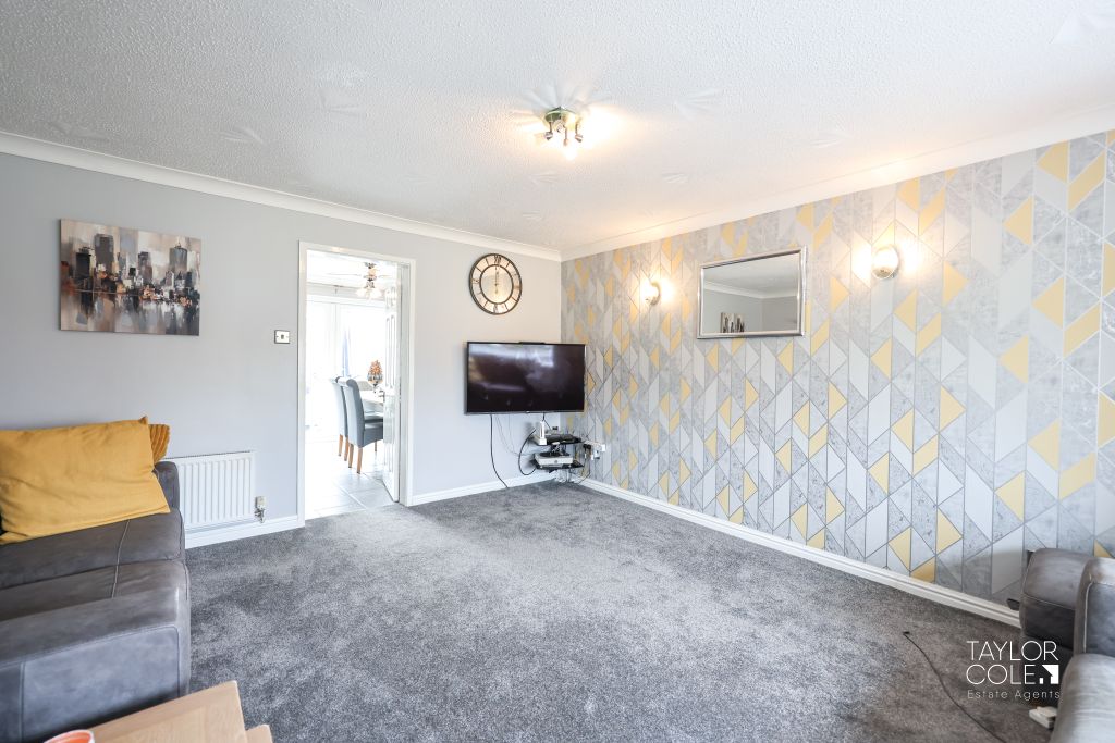 Property photo 3 of 27