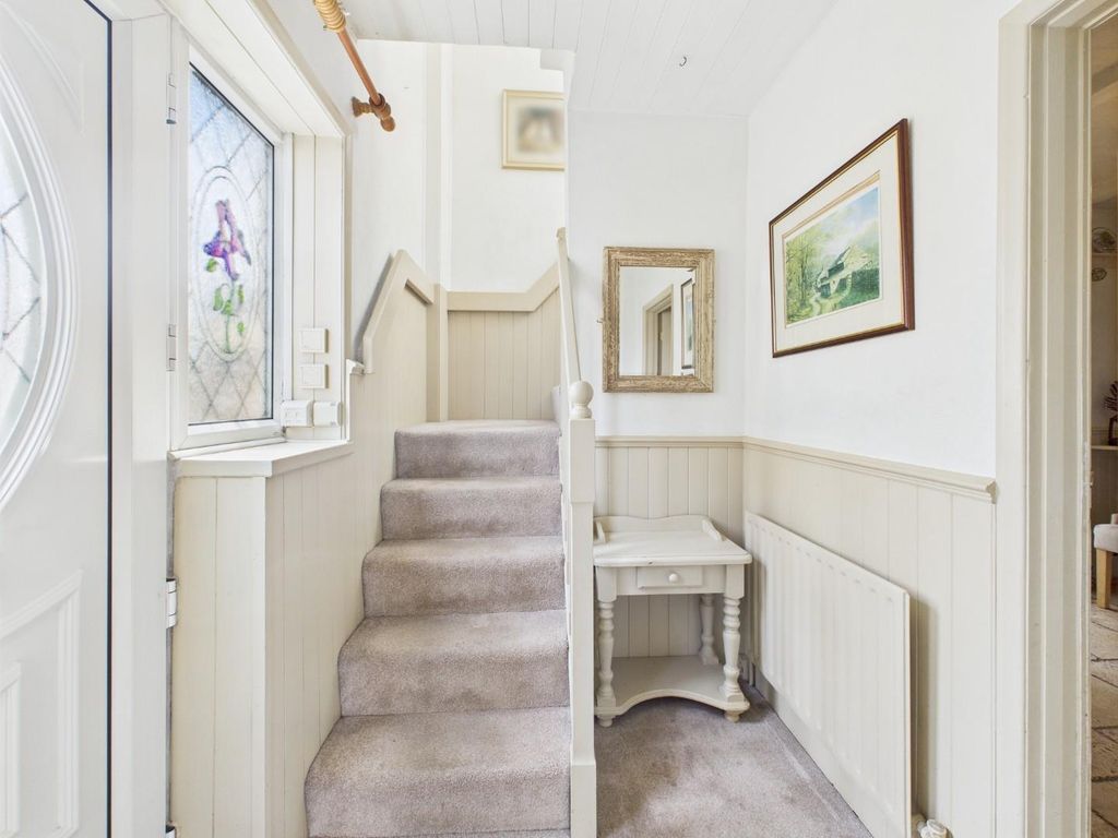 Property photo 2 of 17 Hall