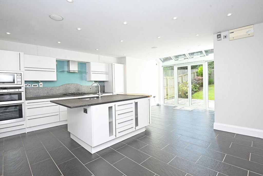 Property photo 2 of 38