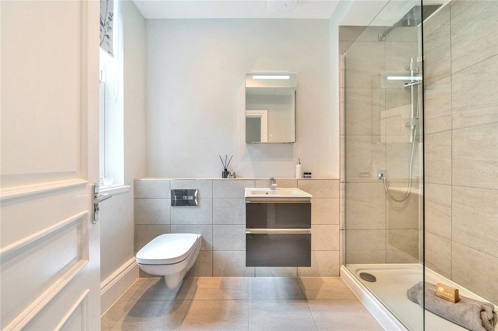 Property photo 3 of 10 Picture No. 02