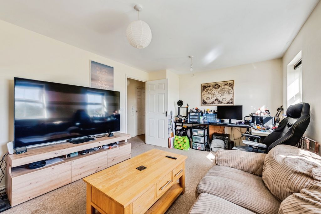 Property photo 3 of 10 Pbox-Img.Jpg