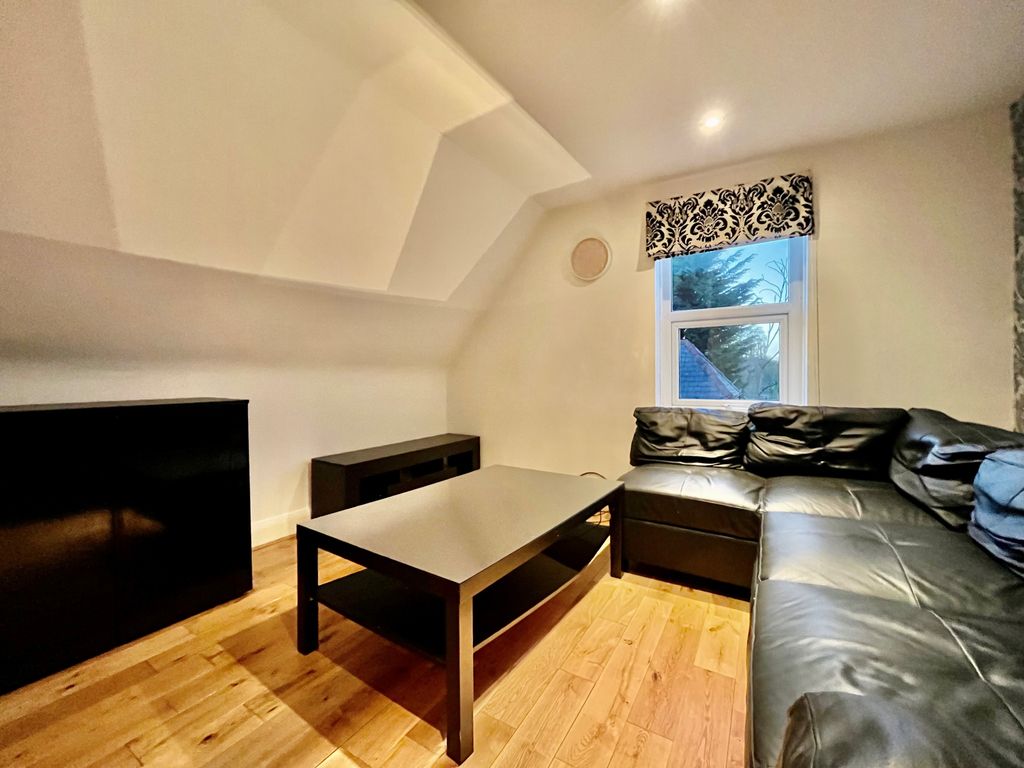 Property photo 3 of 7 Image