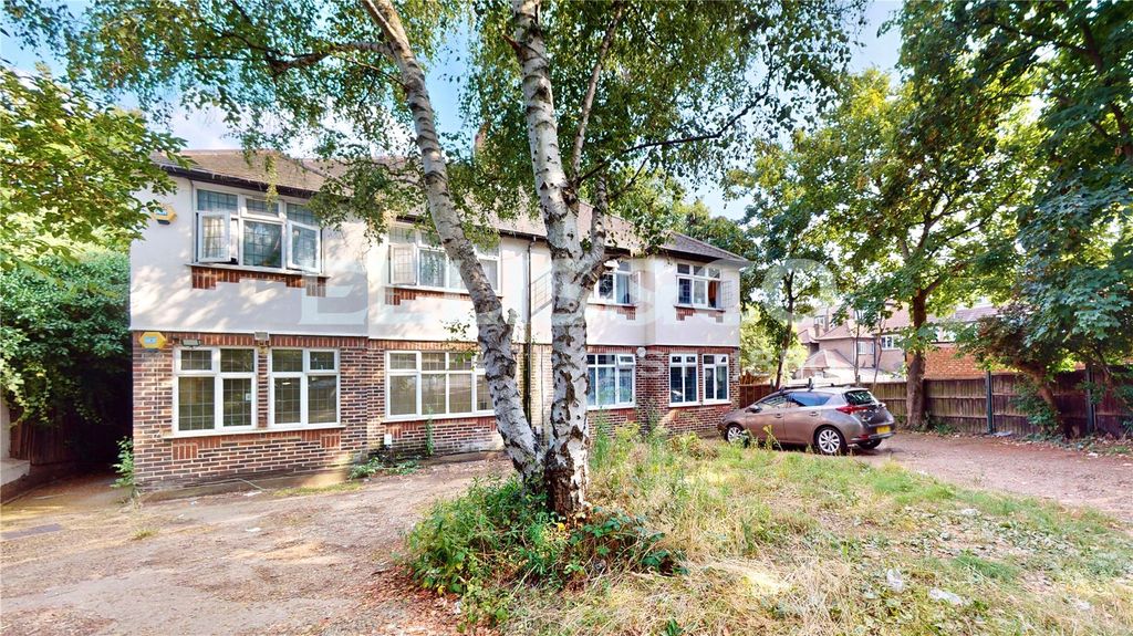 Property photo 2 of 21 Picture No. 23