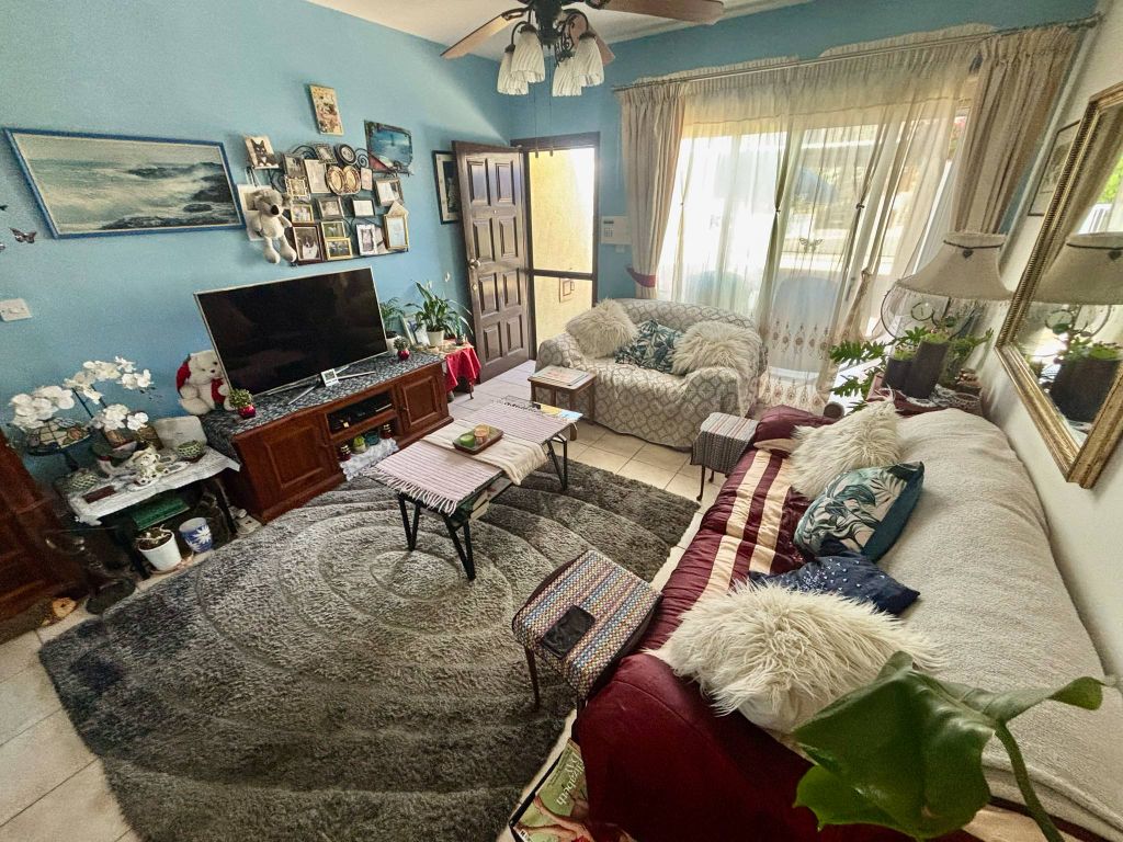 Property photo 3 of 27