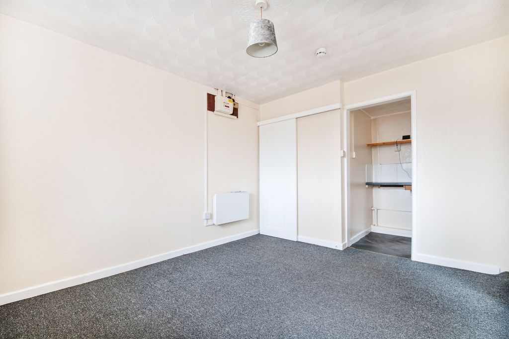 Property photo 2 of 5