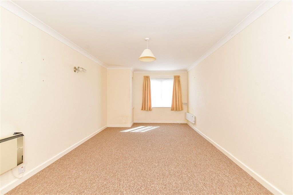 Property photo 2 of 7 Lounge/Diner