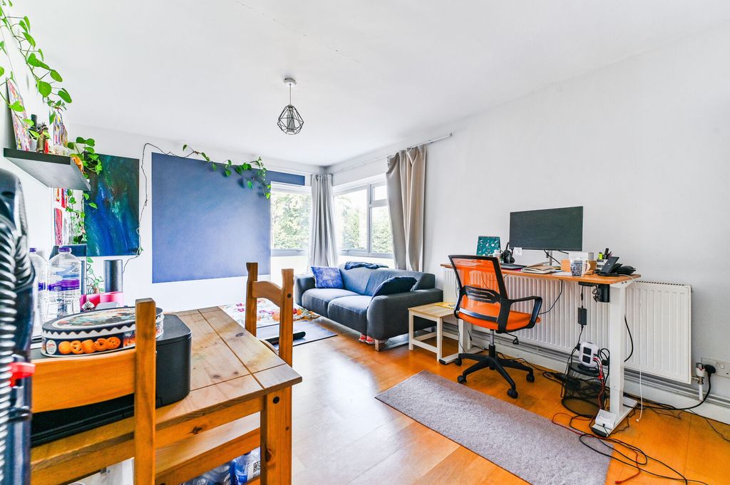 Property photo 2 of 14