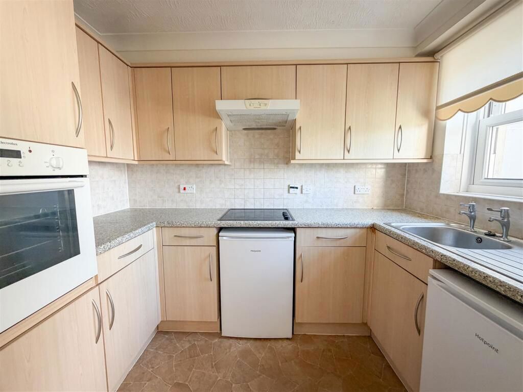 Property photo 3 of 16