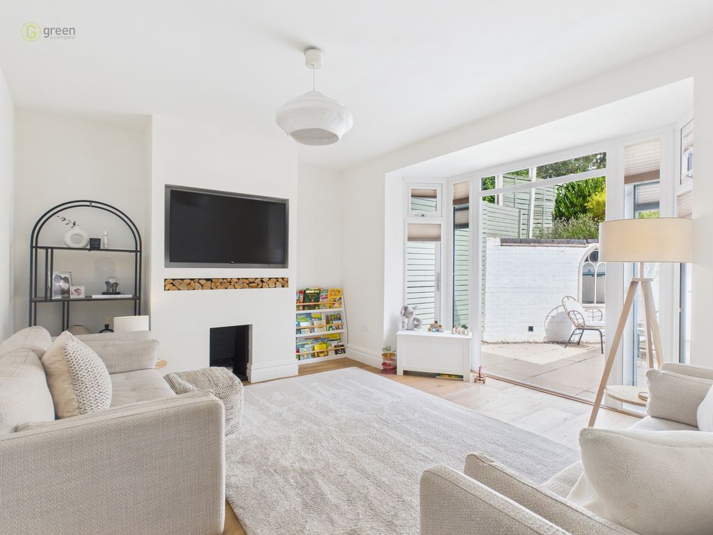 Property photo 2 of 26