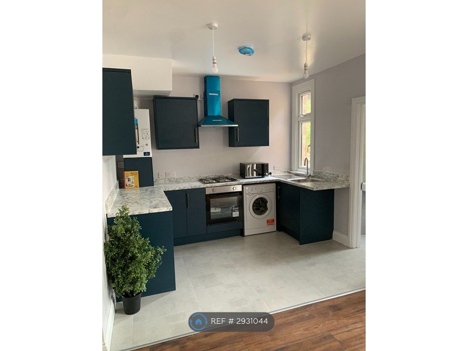 Property photo 1 of 9 Kitchen