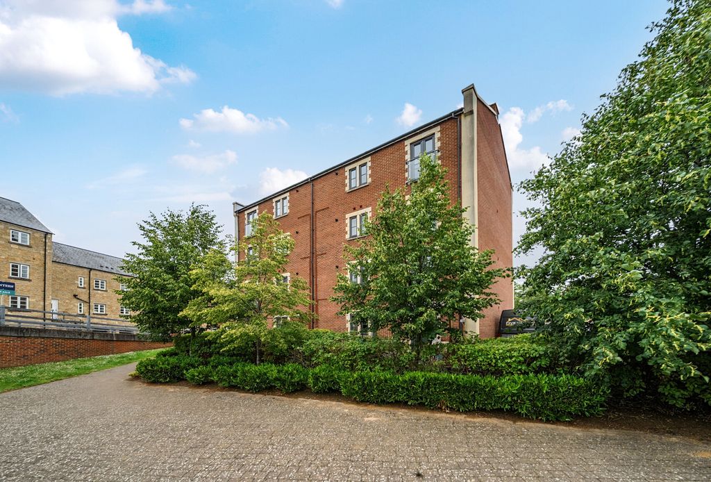 Property photo 1 of 19 1473421-1-6A2Ad9B...