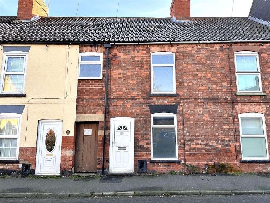 Property photo 1 of 12 Front Aspect 082