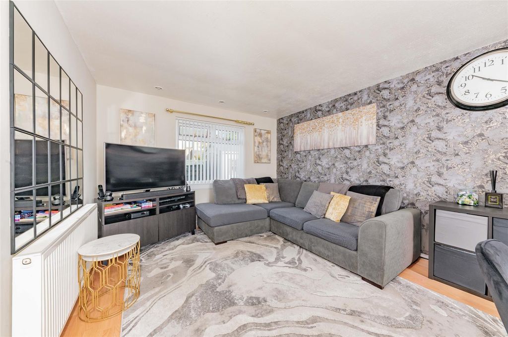 Property photo 3 of 17 6 Smieton Court Carnoustie-1.Jpg