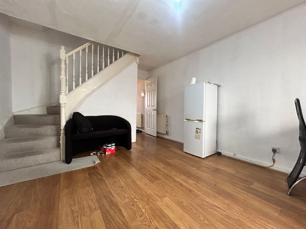 Property photo 2 of 12 Image