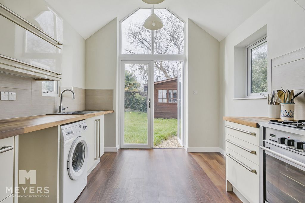 Property photo 2 of 22