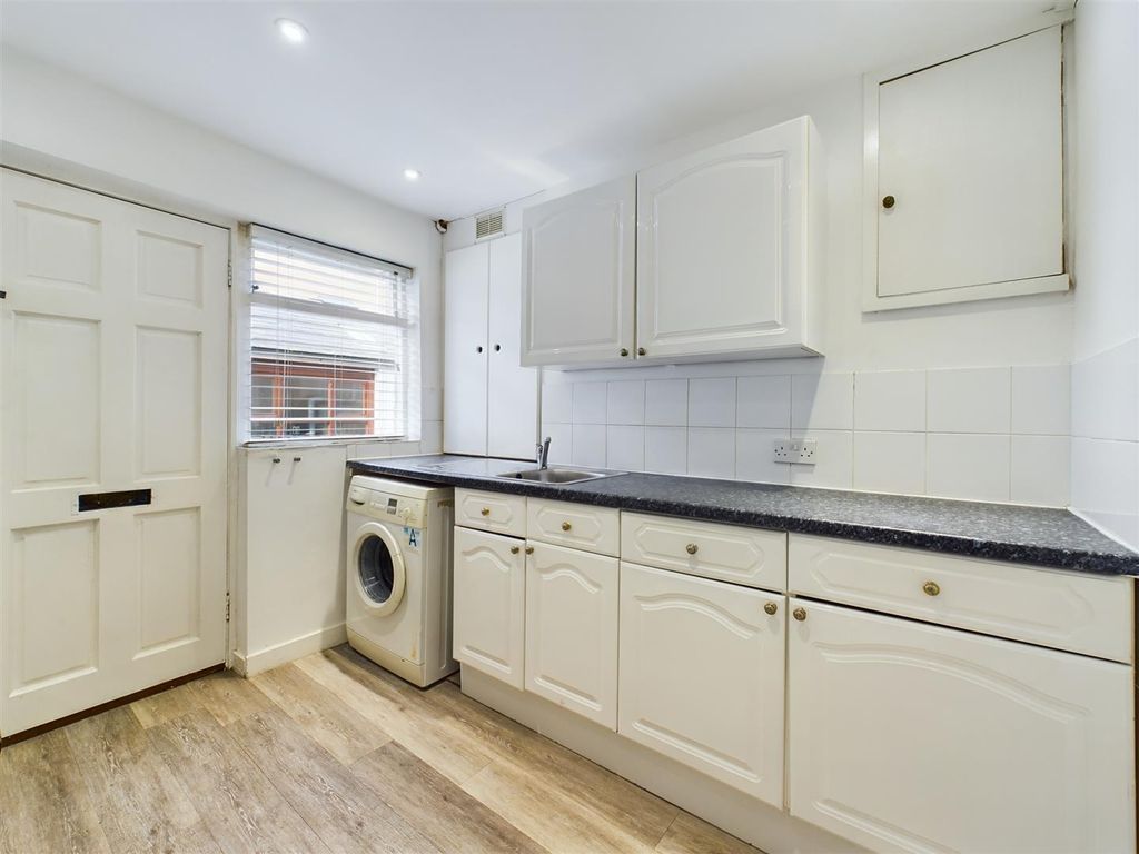 Property photo 3 of 11 Cam02534G0-Pr0143-Still001.Jpg