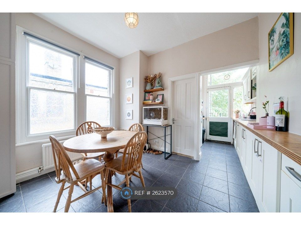 Property photo 2 of 7 Kitchen/Garden Access