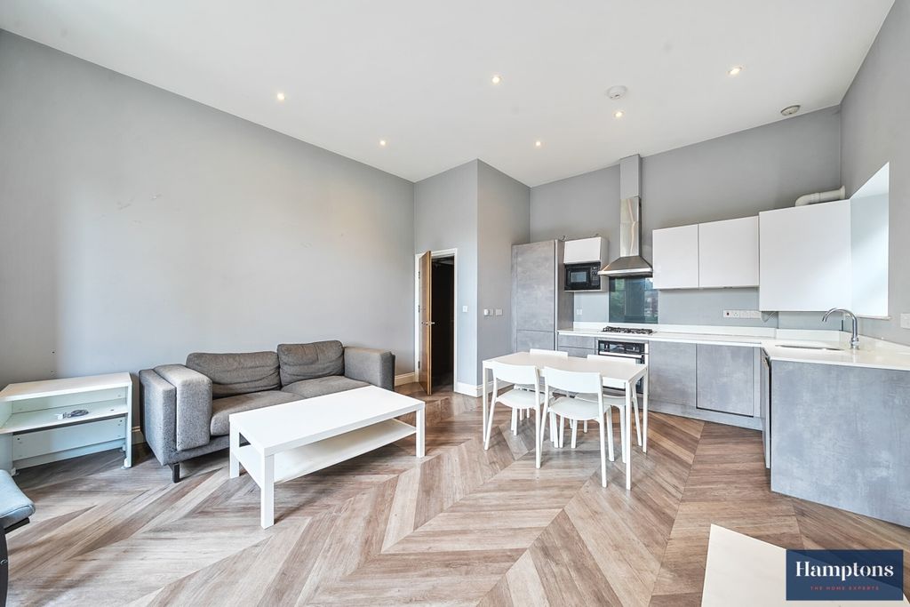 Property photo 2 of 10 1672B52c-3670-41F...