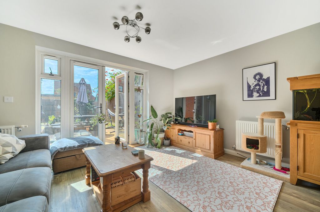 Property photo 3 of 17 1339737-12-68A84F...