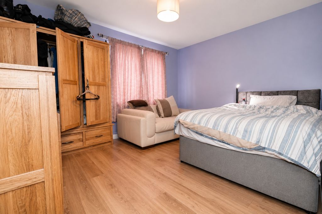 Property photo 1 of 7 Bed 2