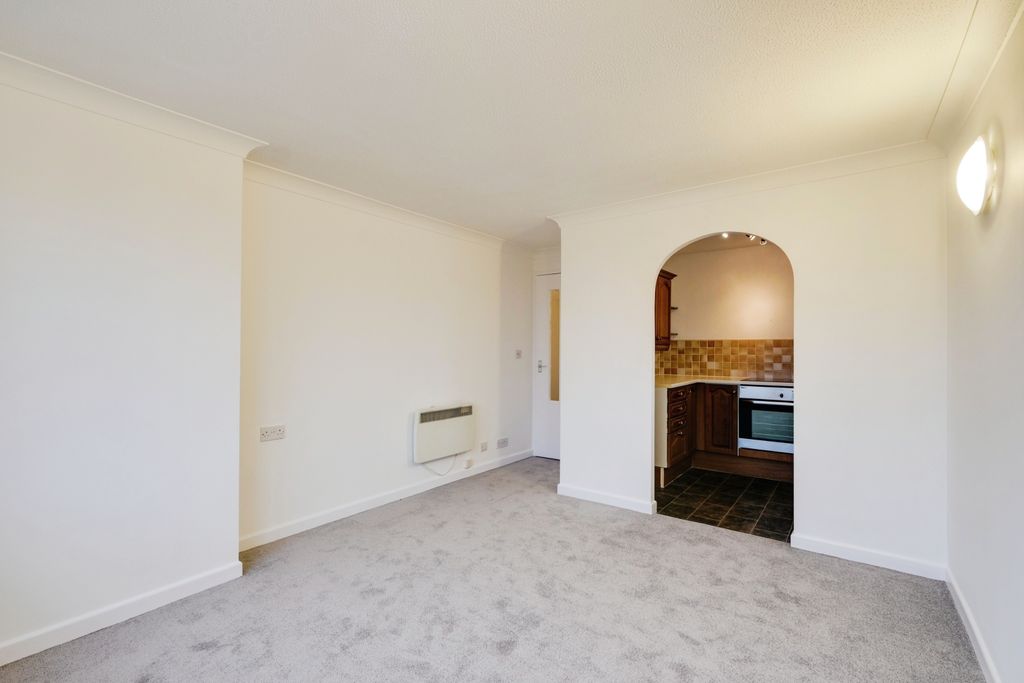 Property photo 1 of 11 Lounge