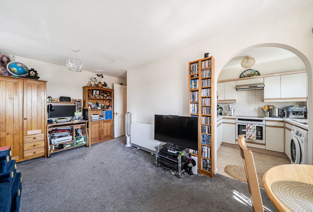 Property photo 1 of 9 1486745-17-6A4cc4...