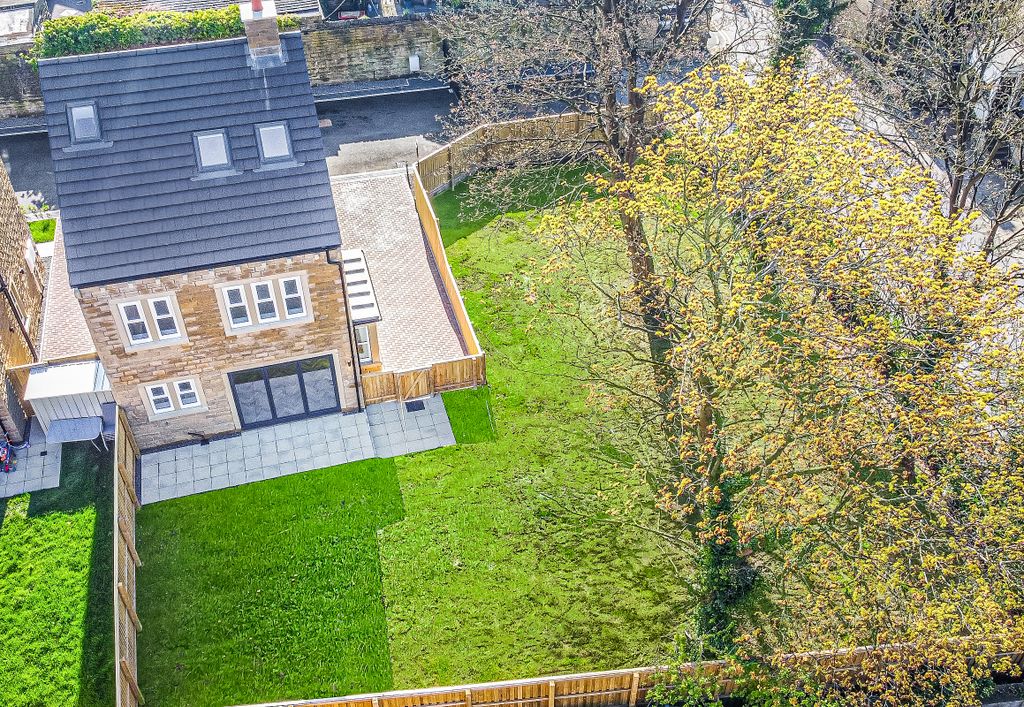 Property photo 2 of 23 Dronerer