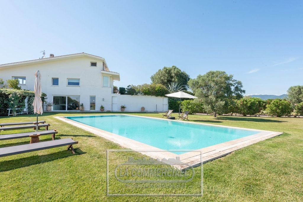 Property photo 1 of 26