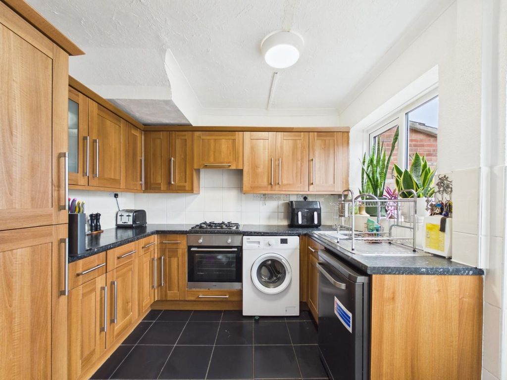 Property photo 3 of 33 Cam01576G0-Pr0415-Still007.Jpg