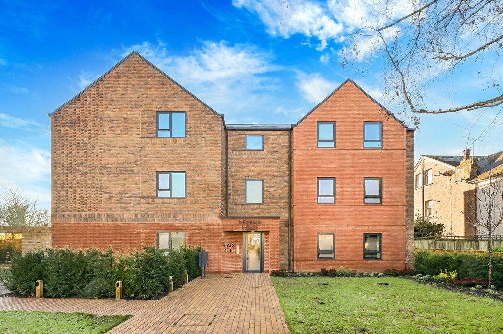 Property photo 2 of 14