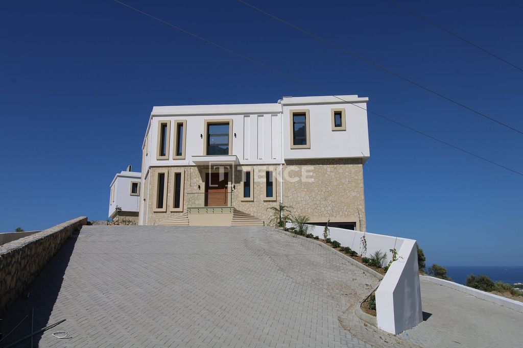 Property photo 1 of 30
