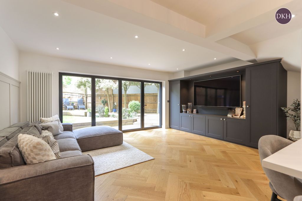 Property photo 2 of 17 Picture No. 05