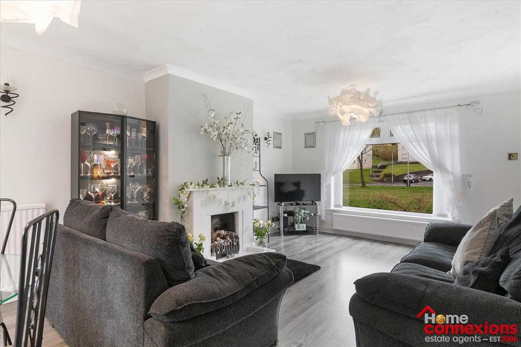 Property photo 2 of 22 Lounge Dining (1)