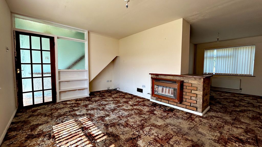 Property photo 3 of 12