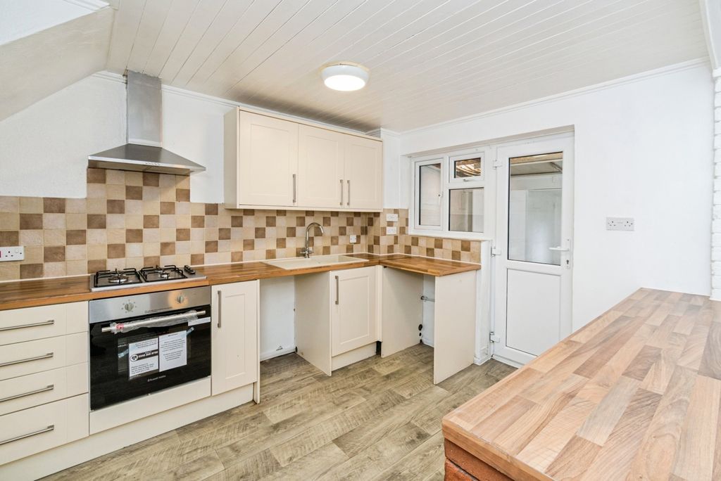 Property photo 3 of 18 Pbox-Img.Jpg