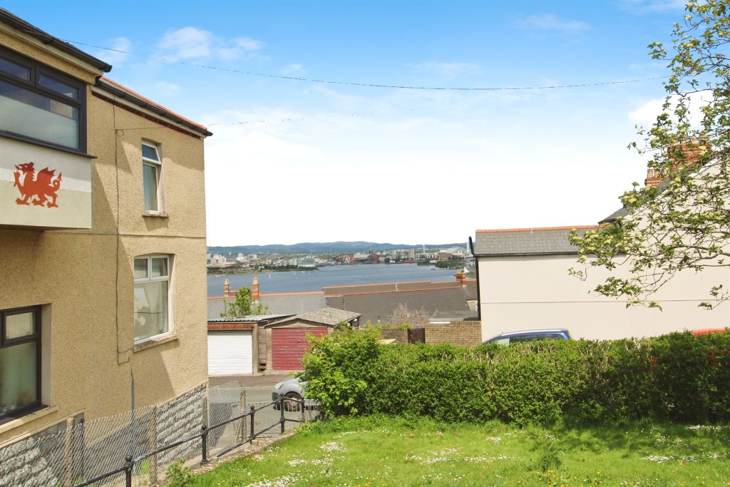 Property photo 3 of 17
