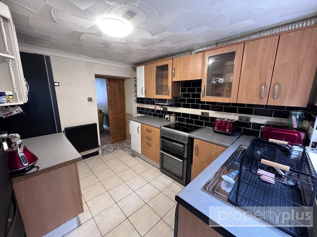 Property photo 2 of 13 Picture No. 11