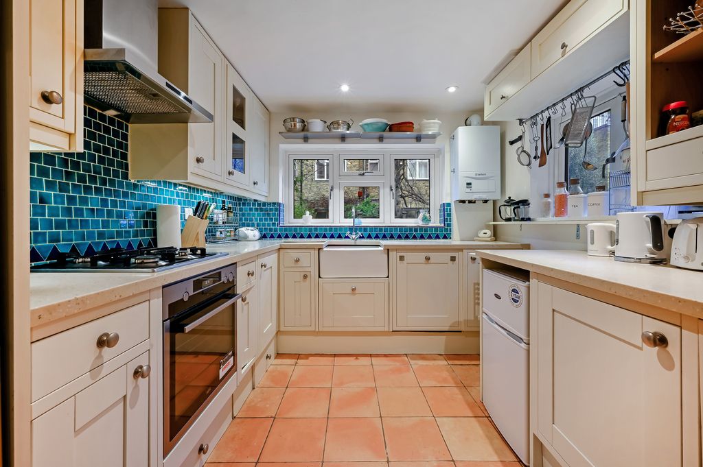 Property photo 2 of 14