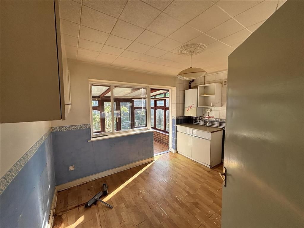 Property photo 1 of 5 Kitchen