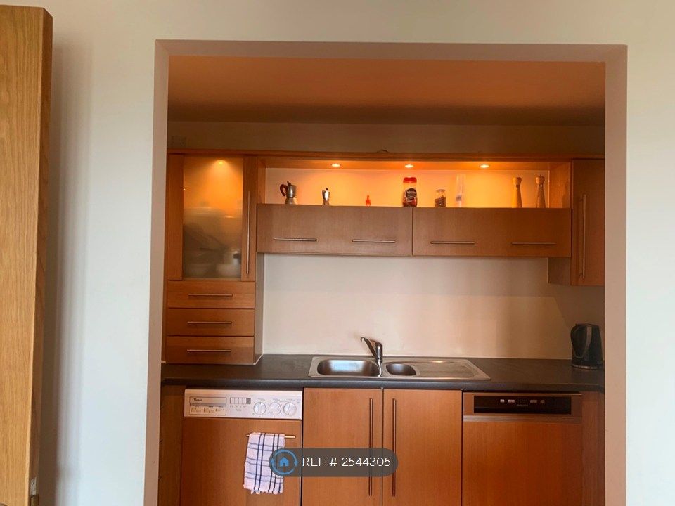Property photo 2 of 33