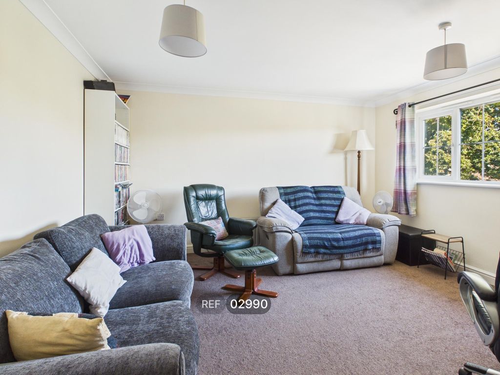 Property photo 3 of 5 Living Room