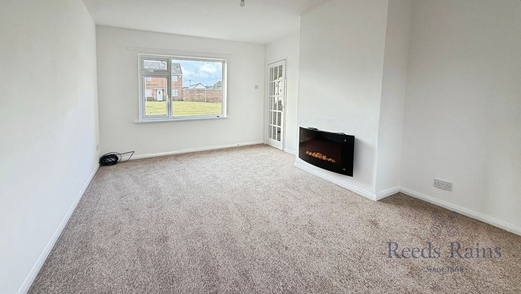 Property photo 2 of 10 Lounge