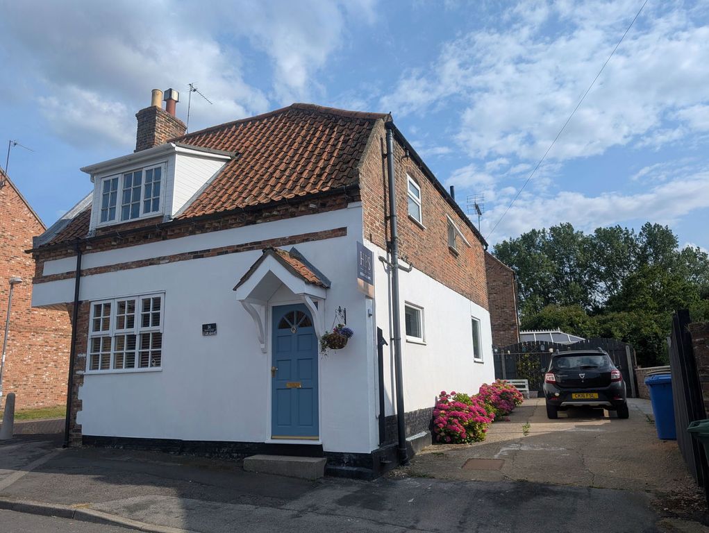 Property photo 2 of 16