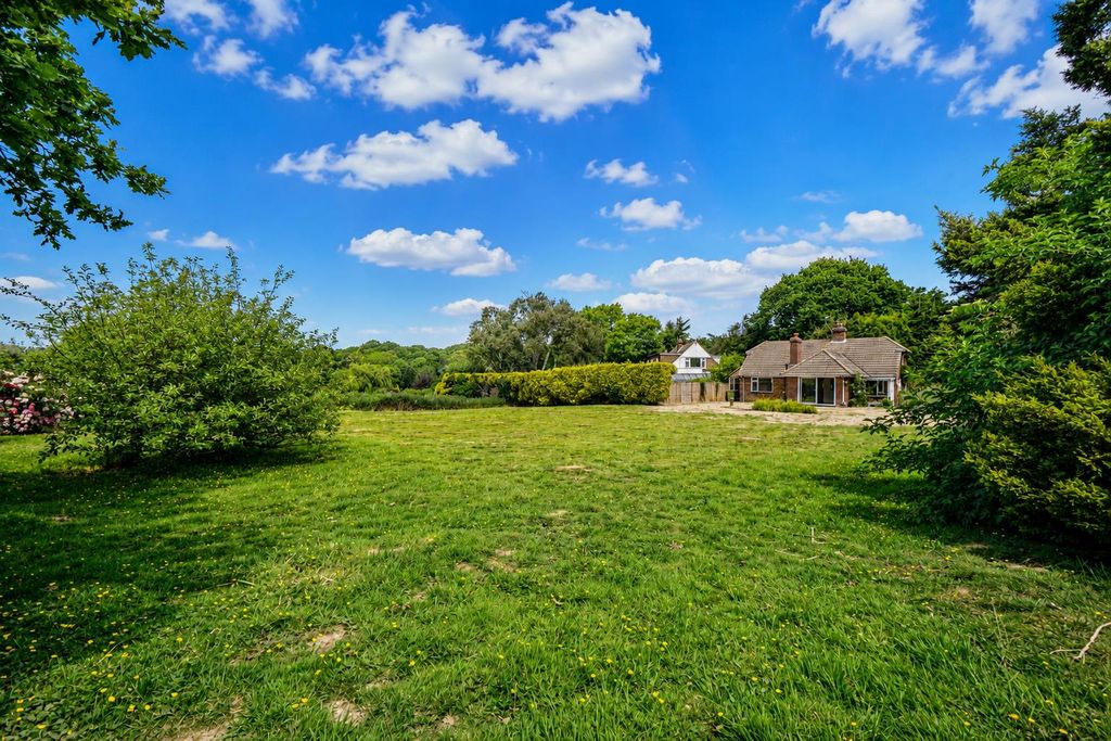 Property photo 3 of 35 042B41Ea-05Ef-4Cbb-9006-9509Bd98A61E.Png