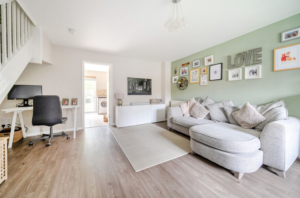 Property photo 2 of 9 1382397-17-69171c...