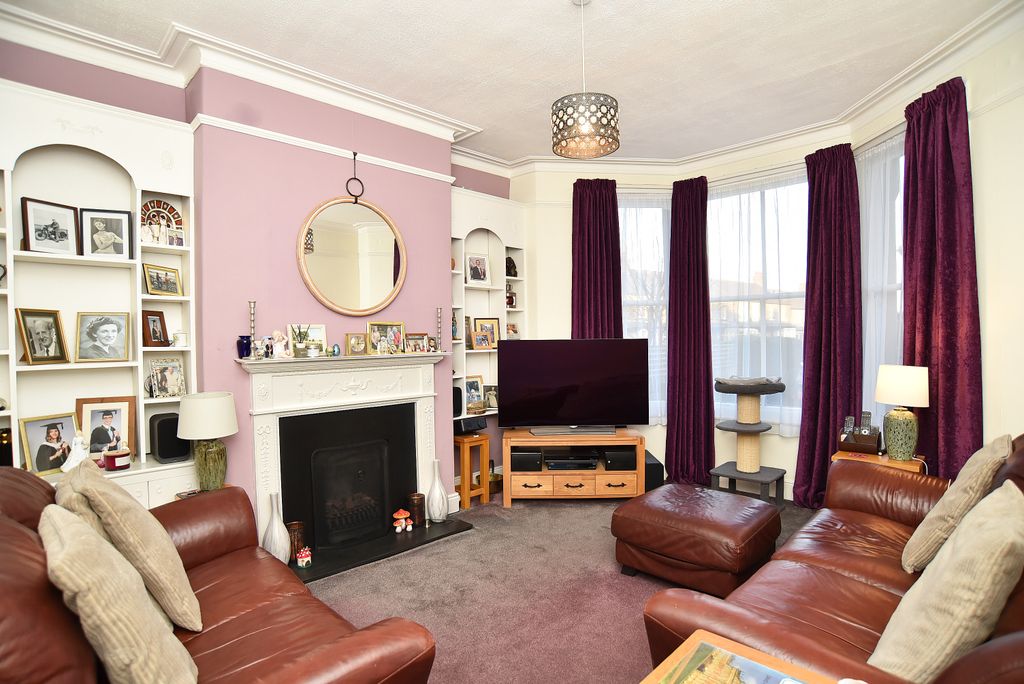 Property photo 3 of 18