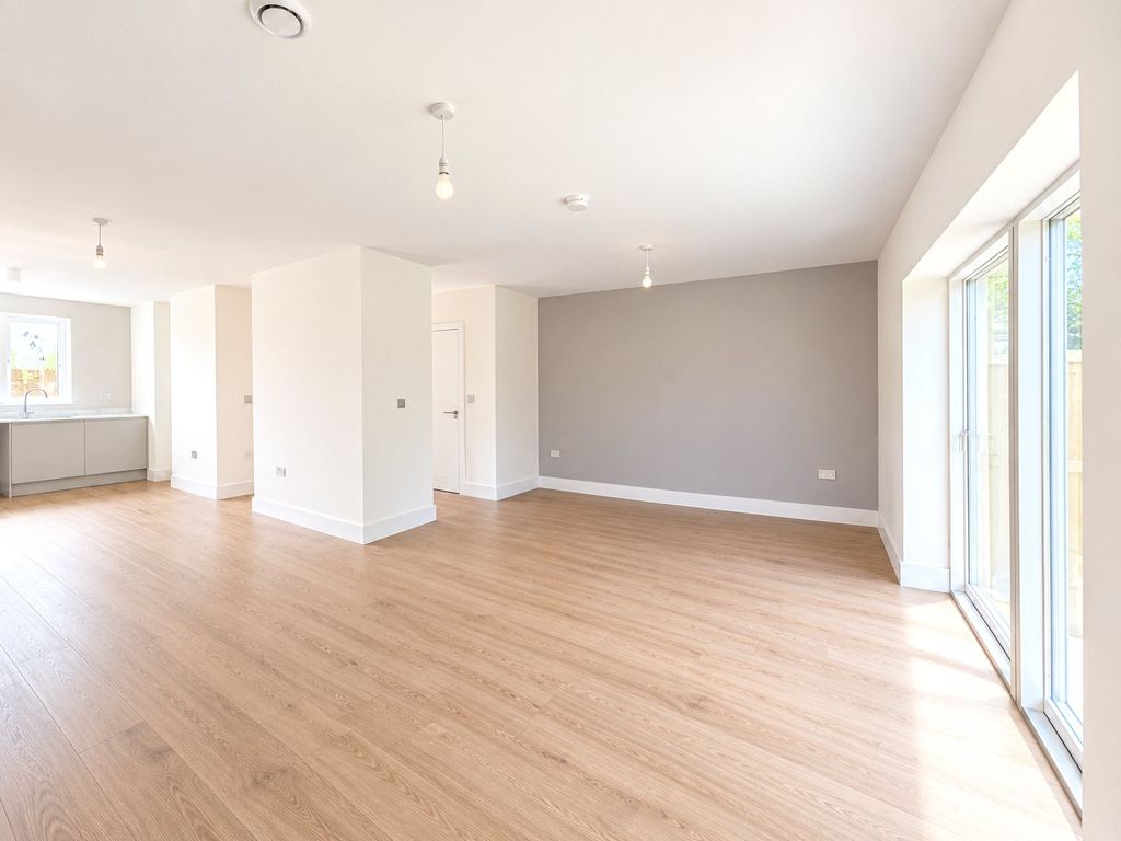 Property photo 3 of 11 Picture No. 01