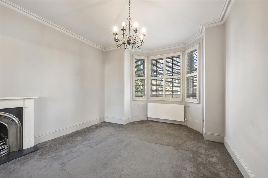 Property photo 2 of 11 Flat 6, 27, Lingfield ,4.Jpg